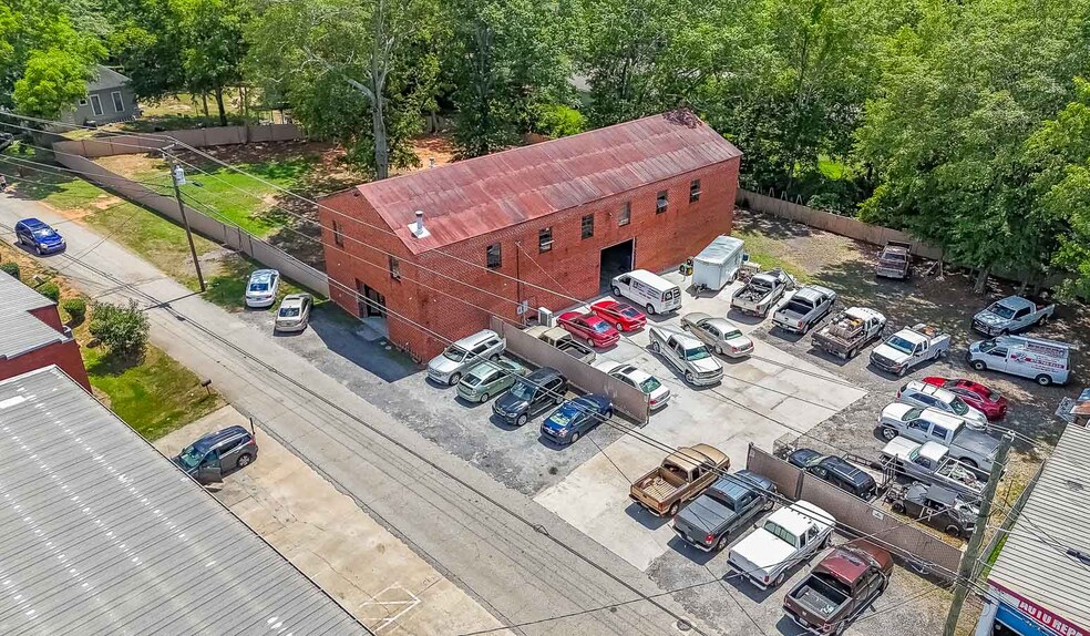 More Photos Of 250 Cleveland St, Locust Grove Industrial For Sale
