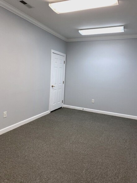 More Photos Of 8402 Six Forks Rd, Raleigh Office For Lease