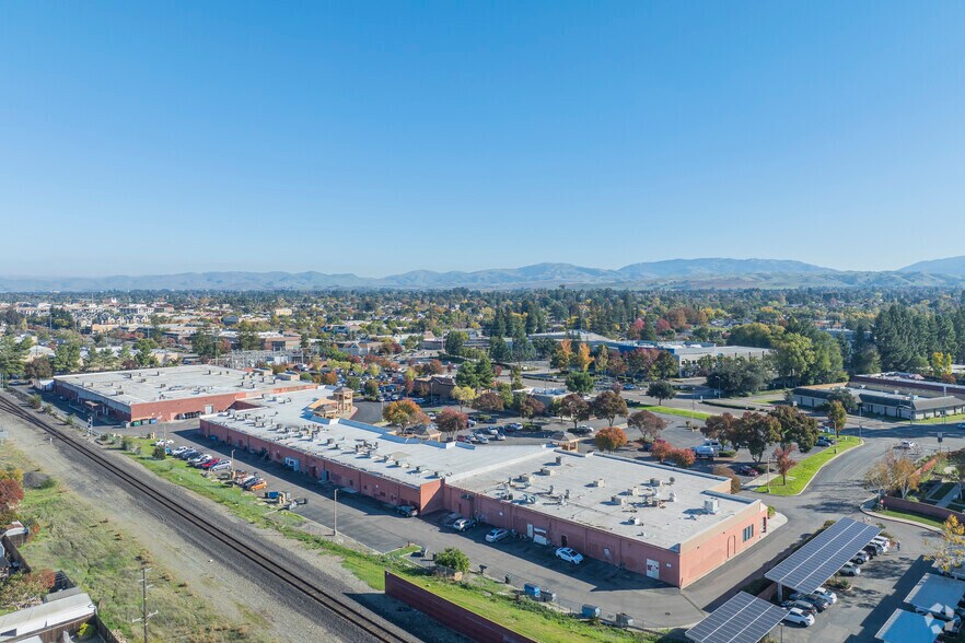 More Photos Of 1070 E Stanley Blvd, Livermore Unknown For Lease