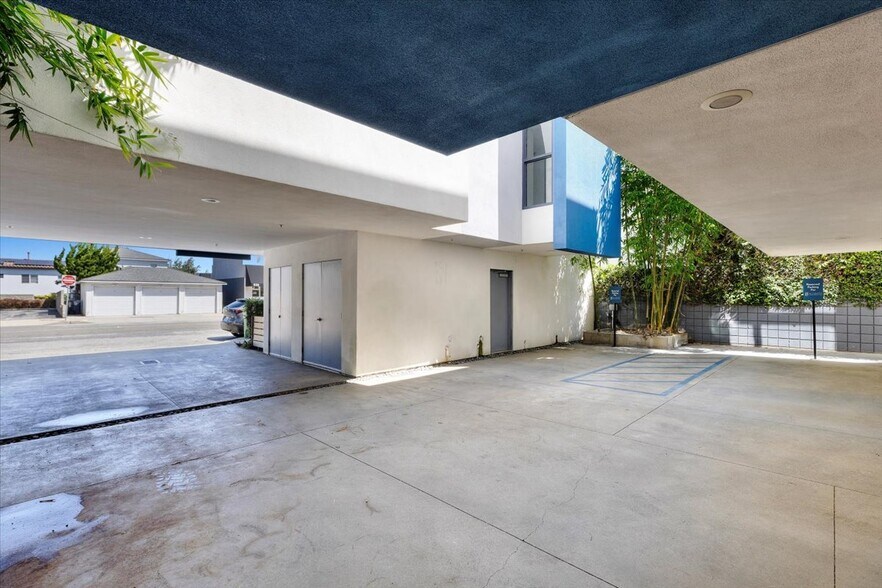 More Photos Of 930-932 Manhattan Beach Blvd, Manhattan Beach Office Residential For Sale