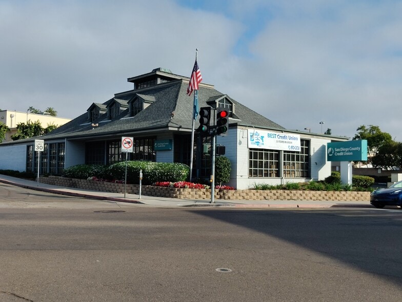 More Photos Of 1004 Rosecrans St, San Diego Bank For Lease