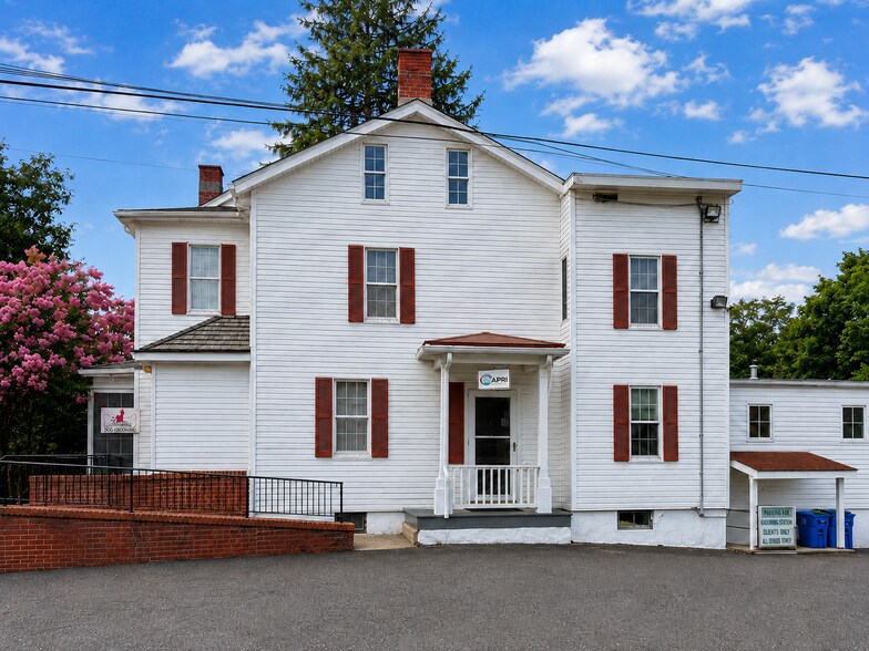 More Photos Of 62 S Main St, Yardley Office Residential For Lease
