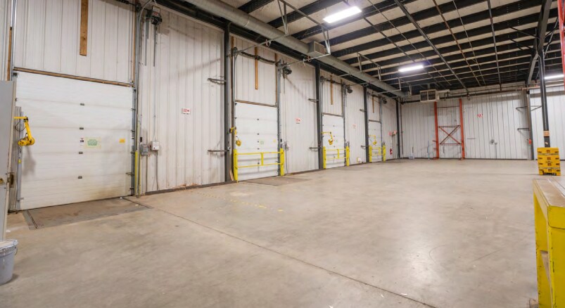 More Photos Of 57 S Hunt Rd, Amesbury Manufacturing For Lease
