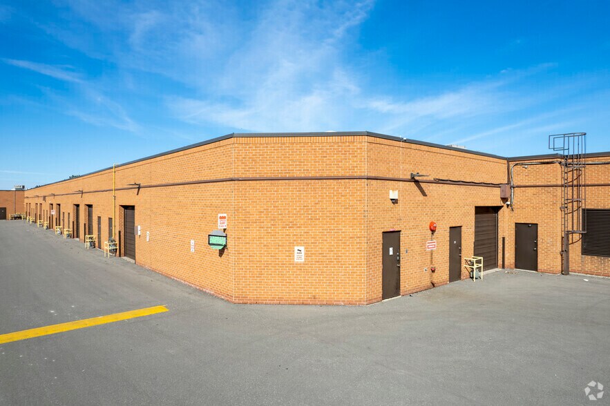 More Photos Of 35 W Pearce St, Richmond Hill Industrial For Sale