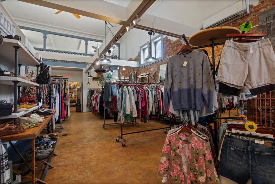 More Photos Of 219 N Main St, Winnsboro Storefront For Sale