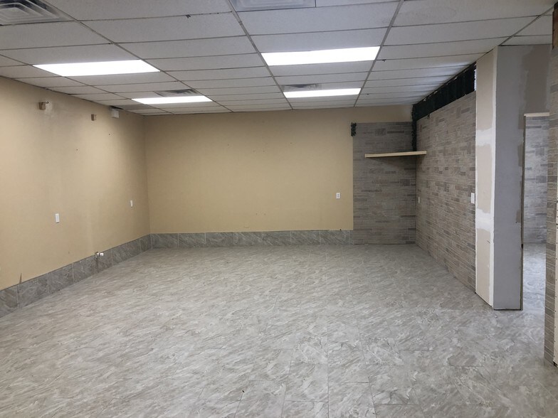 More Photos Of 5907-5933 Merrill Rd, Jacksonville Unknown For Lease