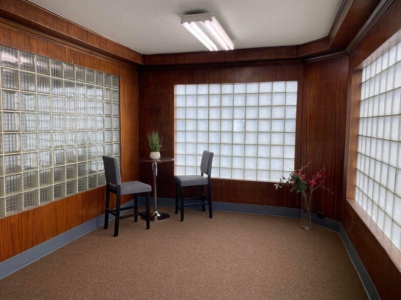 More Photos Of 327 S Fir St, Medford Warehouse For Sale