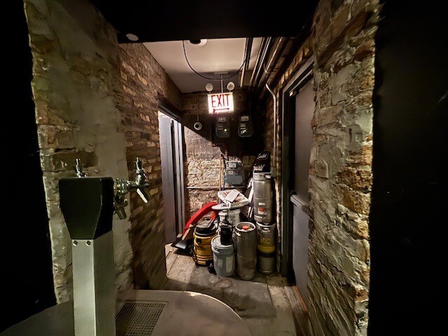 More Photos Of 3477 N Clark St, Chicago Bar For Lease