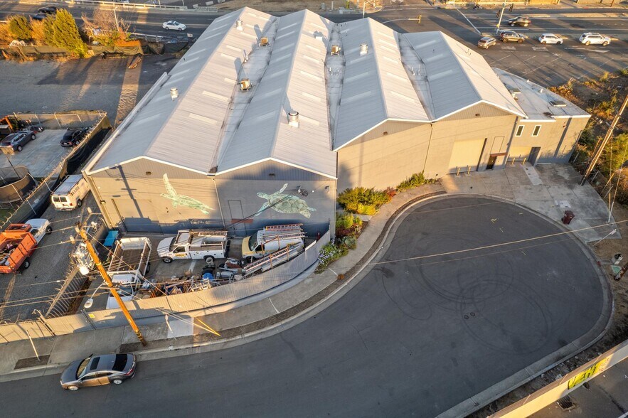 More Photos Of 1000 Calcot Pl, Oakland Warehouse For Lease