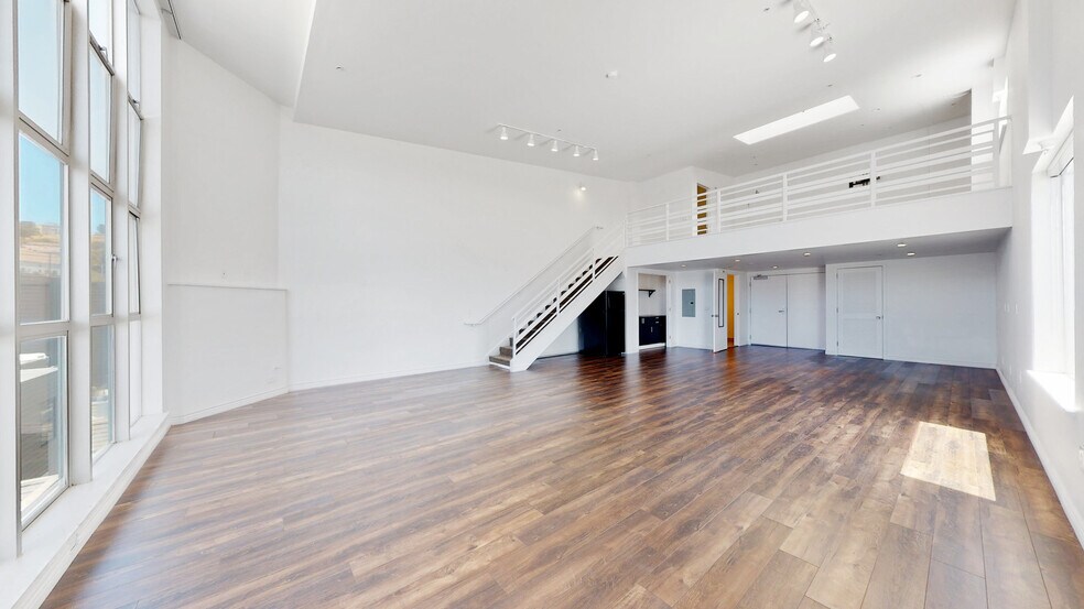 More Photos Of 1250 Missouri St, San Francisco Light Distribution For Lease