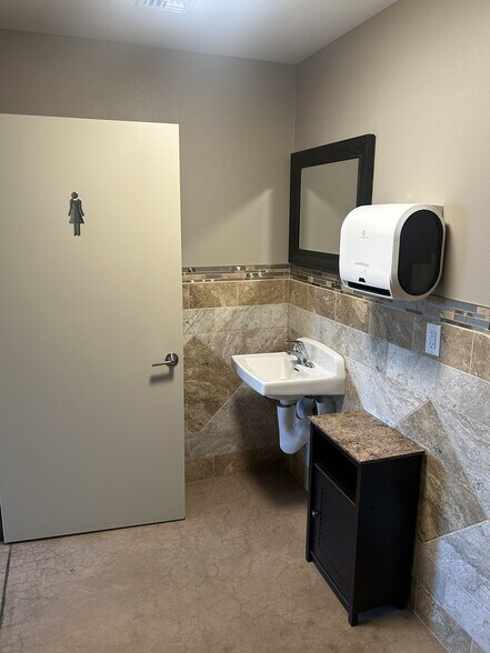 More Photos Of 1157 N Napa St, Spokane Office For Lease