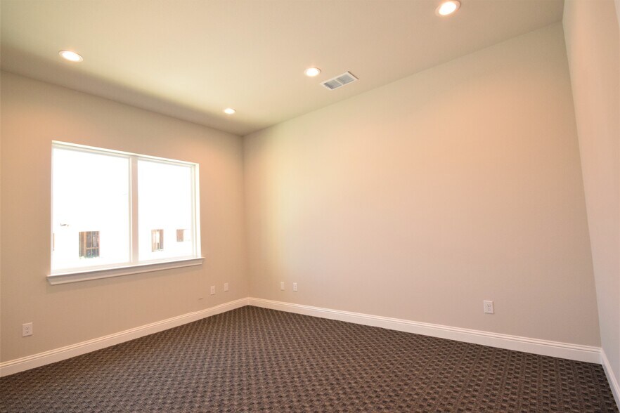 More Photos Of 2601 Little Elm Pky, Little Elm Coworking Space