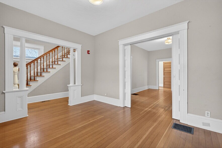 More Photos Of 317 NE Sacramento St, Portland Office For Sale