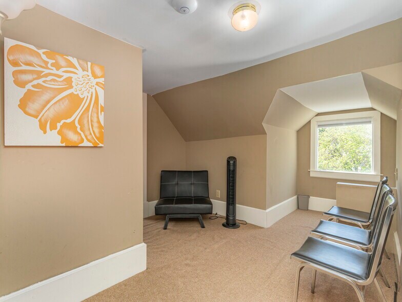 More Photos Of 93 Church St, Asheville Office For Lease