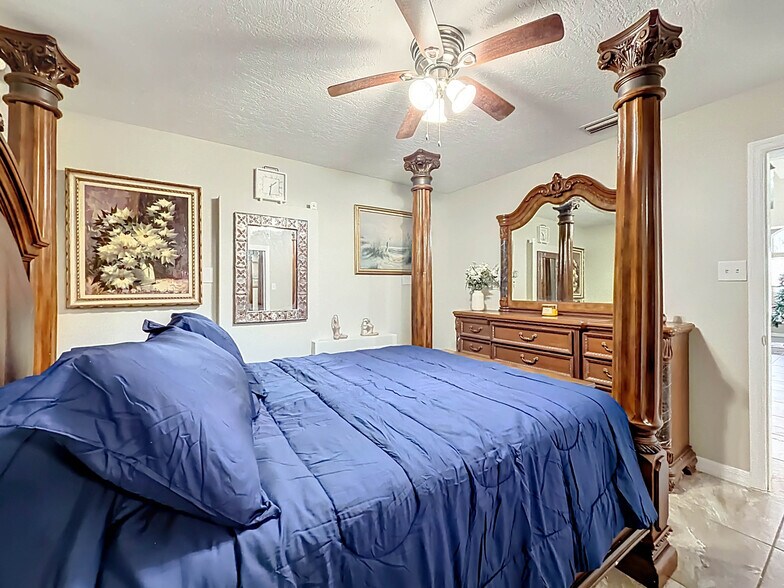 More Photos Of 421 NW 14th Pl, Crystal River Multifamily For Sale