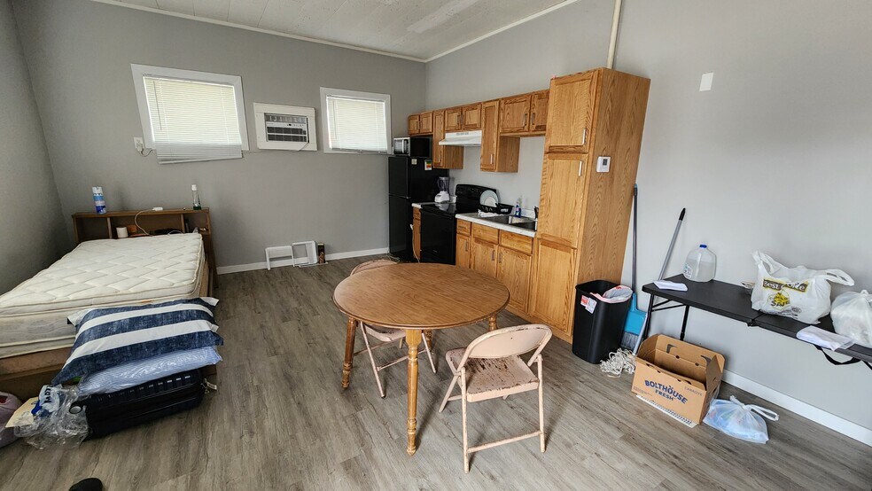 More Photos Of 1110 W Oakland Ave, Austin Apartments For Sale