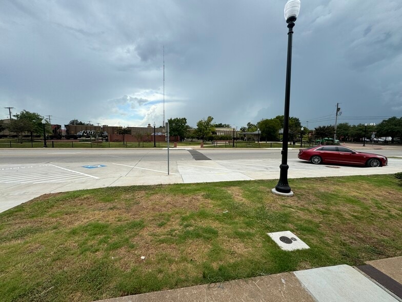 More Photos Of 315 S Main St, Bryan General Retail For Lease