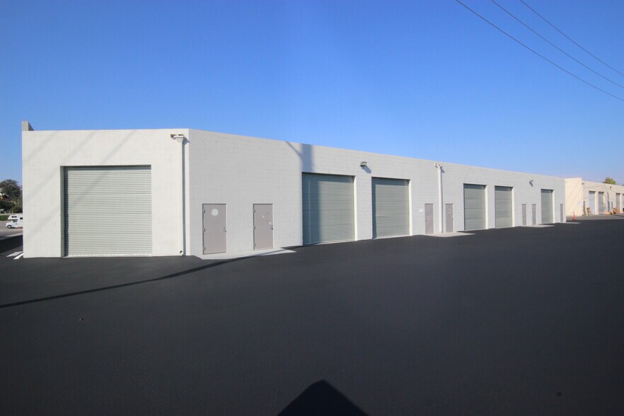 More Photos Of 70 W Easy St, Simi Valley Warehouse For Lease