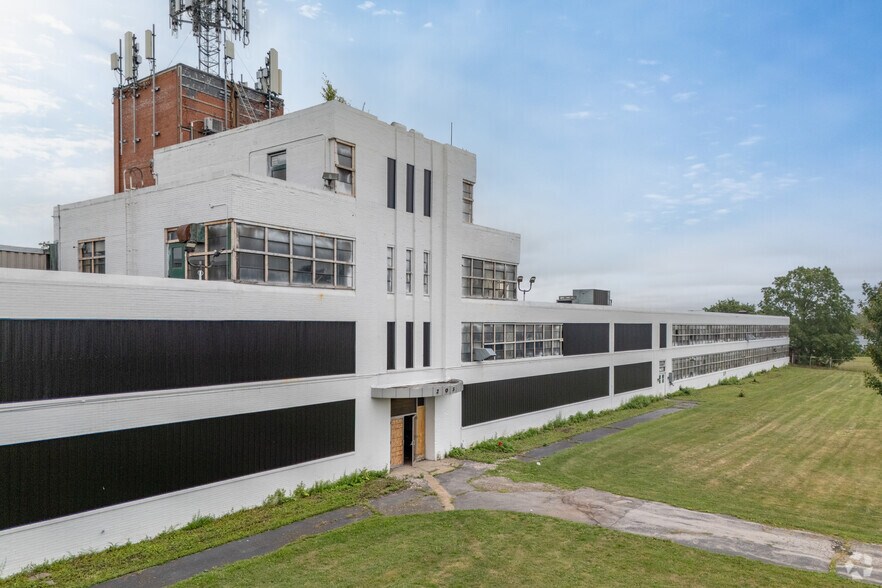 Primary Photo Of 203 Eggert Rd, Buffalo Industrial For Sale