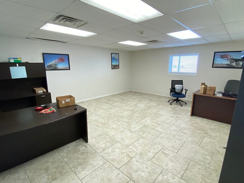 More Photos Of 3431 S County Rd W, Odessa Warehouse For Lease