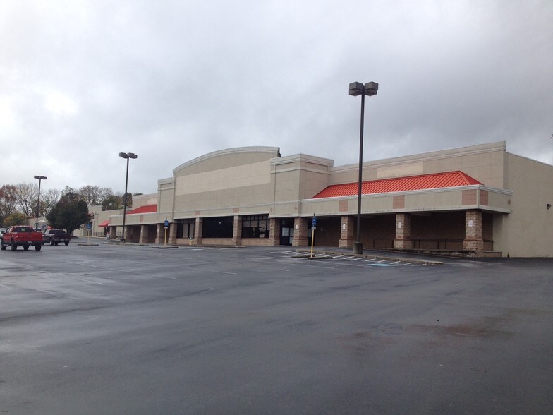 Primary Photo Of 2002-2012 Lee Hwy, Bristol Unknown For Lease