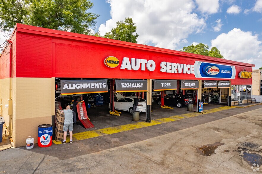 More Photos Of 609 W Robertson St, Brandon Auto Repair For Sale