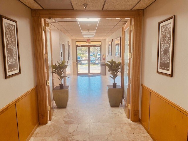 More Photos Of 1177 Hypoluxo Rd, Lantana Office For Lease