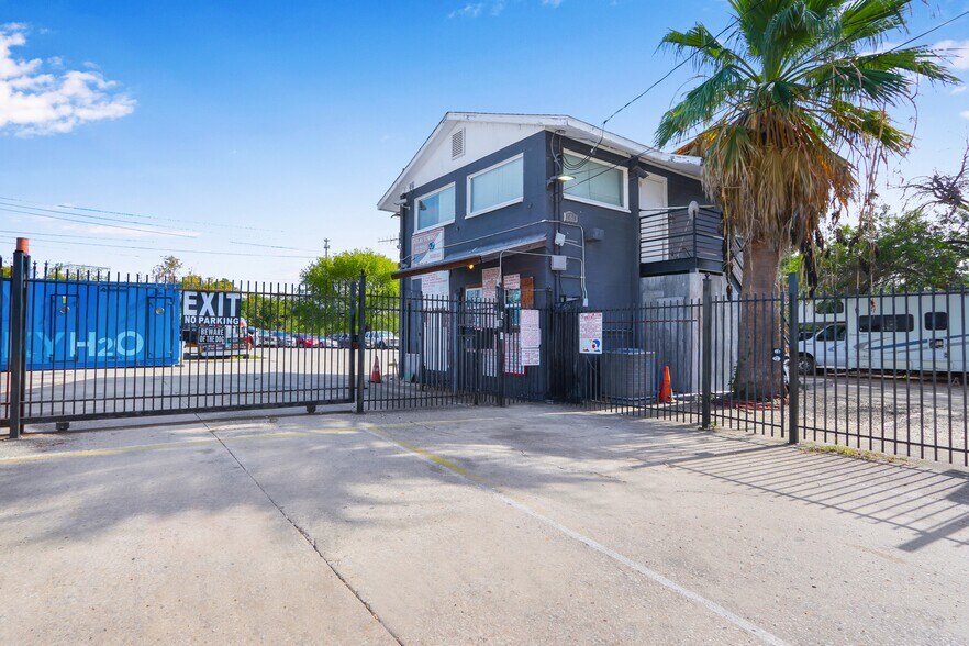 More Photos Of 551 Steves Ave, San Antonio Office Residential For Sale