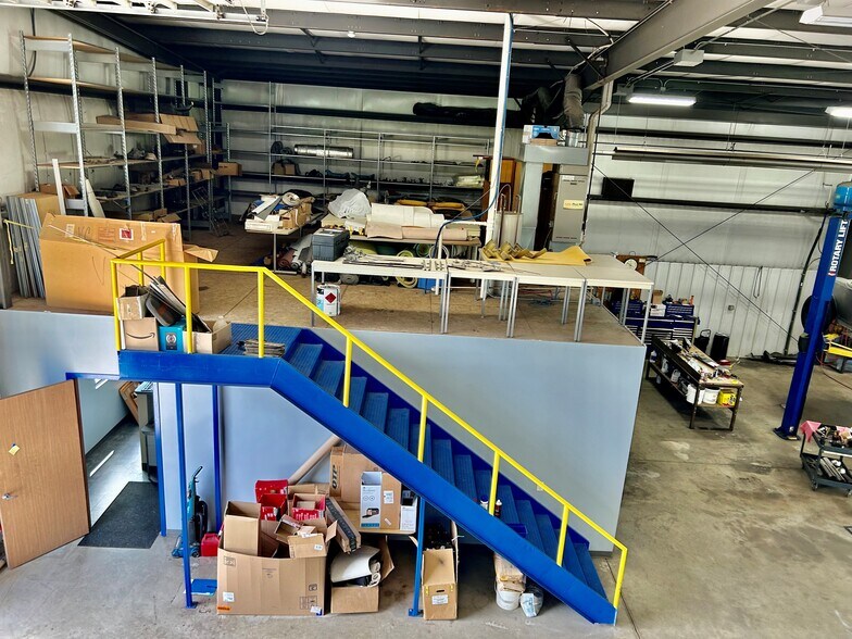 More Photos Of 2501 Runway Dr, Waupaca Auto Repair For Sale