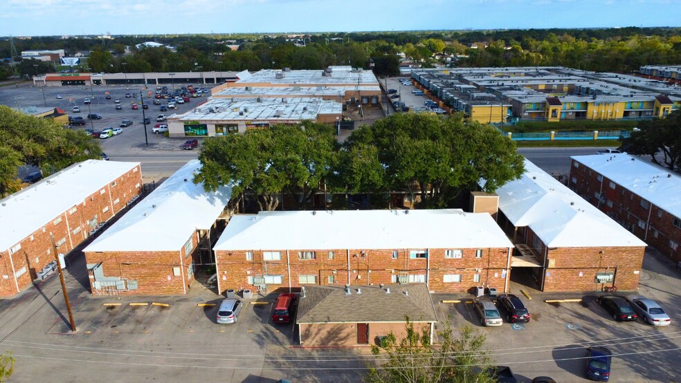More Photos Of 3940 S Shaver St, Houston Apartments For Sale