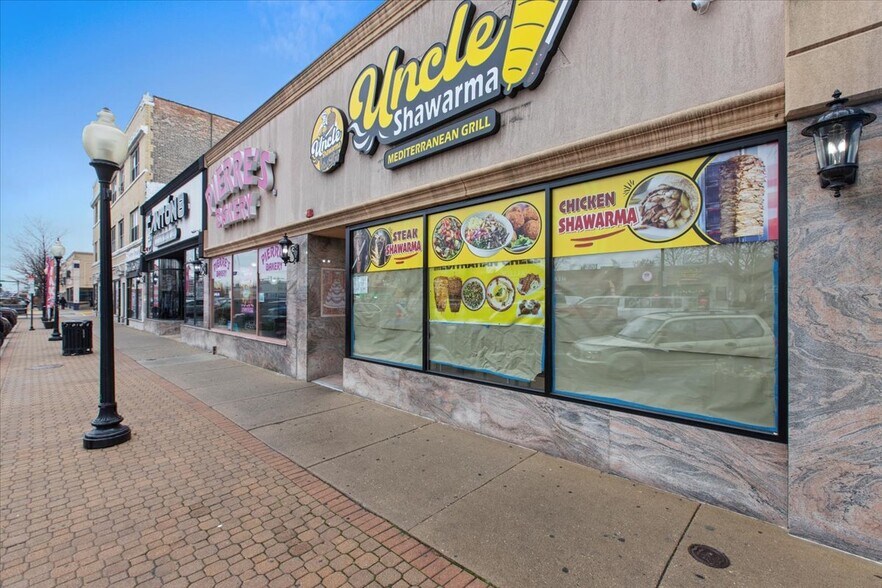 More Photos Of 6310-6312 Cermak Rd, Berwyn Restaurant For Sale