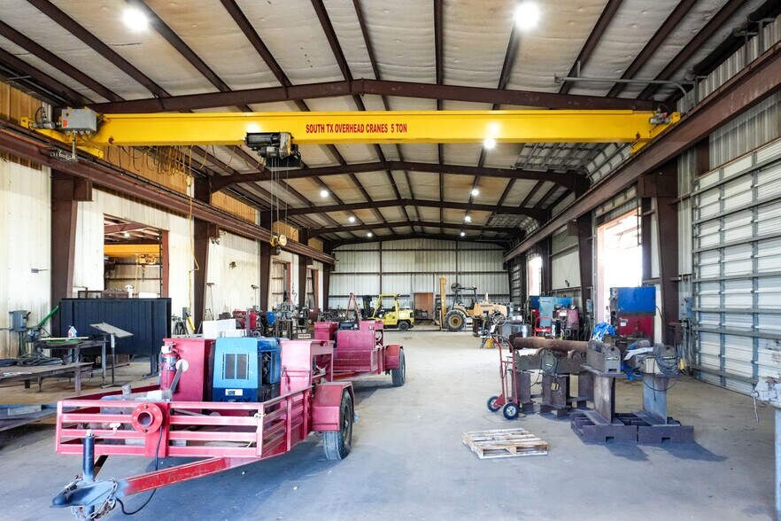 More Photos Of 9002 Leopard St, Corpus Christi Industrial For Sale