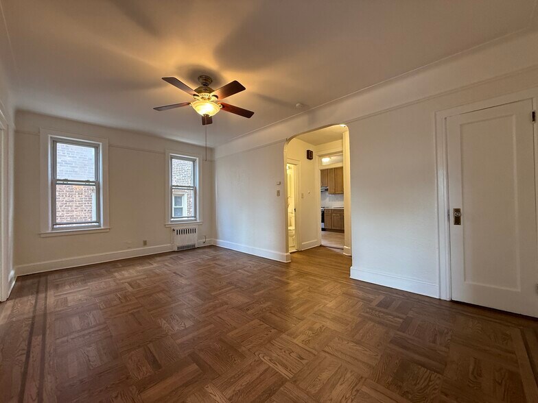 More Photos Of 8161 Woodhaven Blvd, Glendale Apartments For Sale