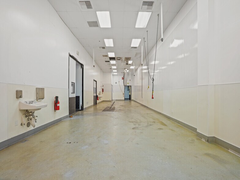 More Photos Of 1950 Walker St, La Verne Distribution For Sale