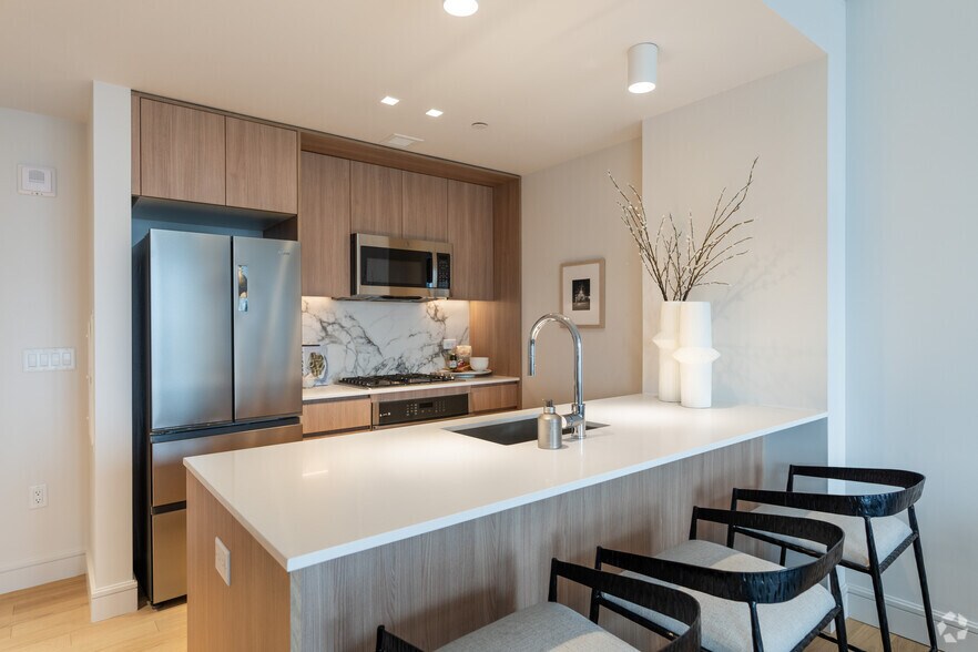 More Photos Of 60 Wharf Dr, Brooklyn Apartments For Lease