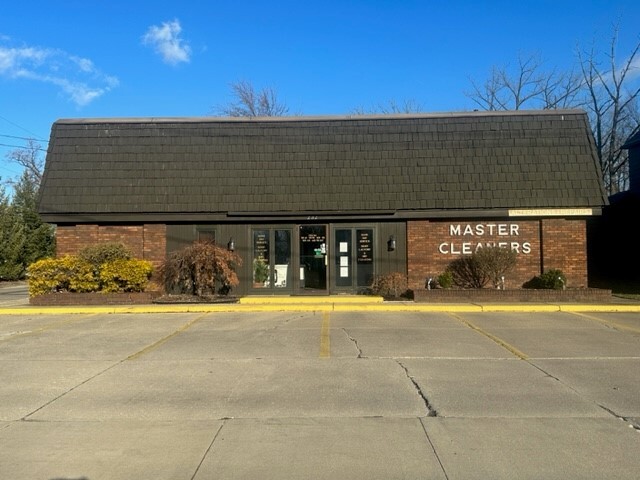 Primary Photo Of 232 Front St, Berea Freestanding For Sale