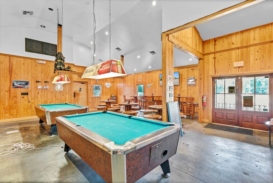 More Photos Of 2579 Douglas Ave, Brewton Restaurant For Sale