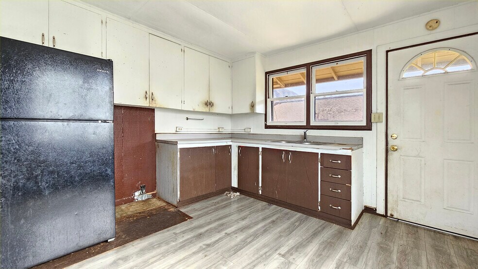 More Photos Of 85-762 Old Government Rd, Waianae Religious Facility For Sale