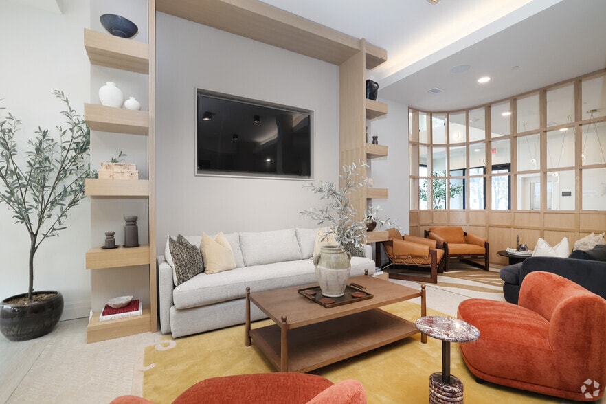 More Photos Of 266 Canal St, Salem Apartments For Lease