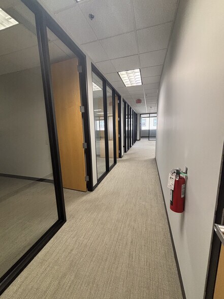 More Photos Of 5301 Veterans Memorial Pky, Saint Peters Office For Lease