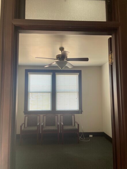 More Photos Of 852-854 E Main St, Santa Paula Storefront Retail Office For Lease
