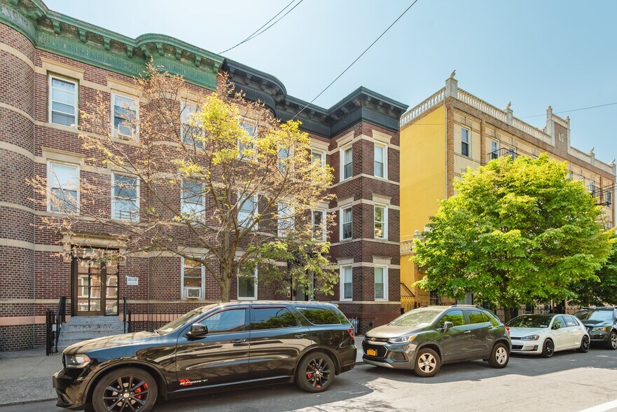 More Photos Of 3093 43rd St, Astoria Apartments For Sale