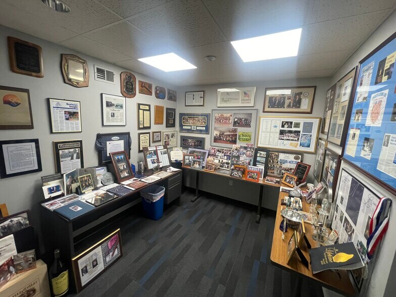 More Photos Of 3107 Beale Ave, Altoona Office For Sale