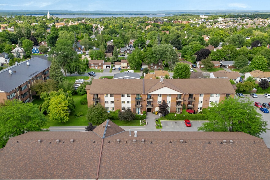 More Photos Of 4 Robert St, Arnprior Apartments For Sale