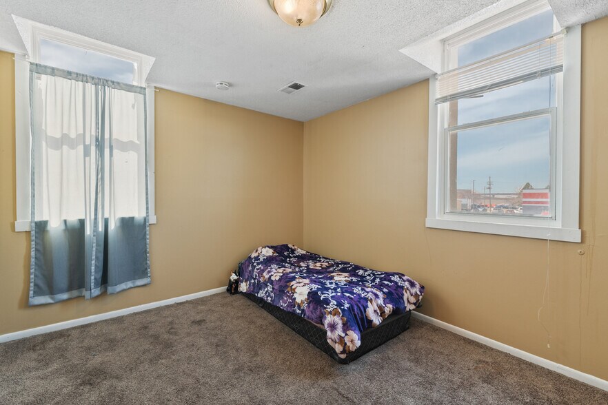 More Photos Of 2319 Vinton St, Omaha Office Residential For Sale