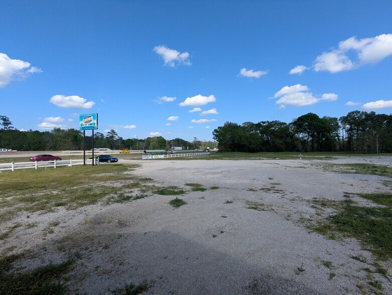More Photos Of 16595 I-10, Vidor Land For Sale