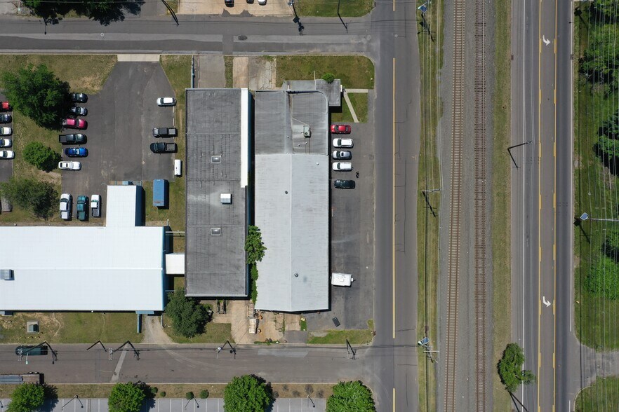 More Photos Of 1600 Bannard St, Cinnaminson Warehouse For Lease