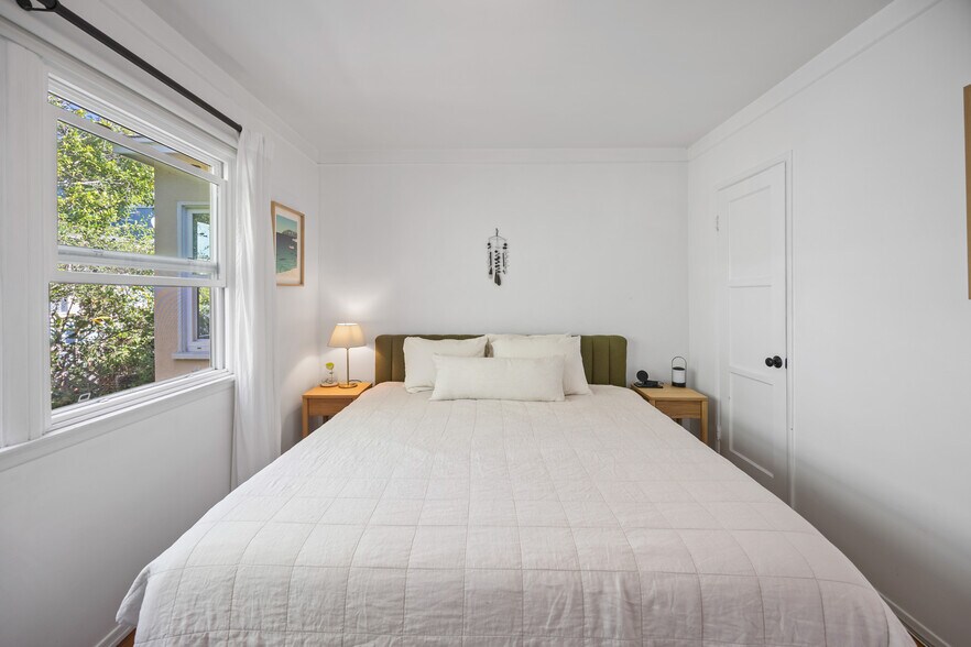 More Photos Of 3017 4th St, Santa Monica Apartments For Sale