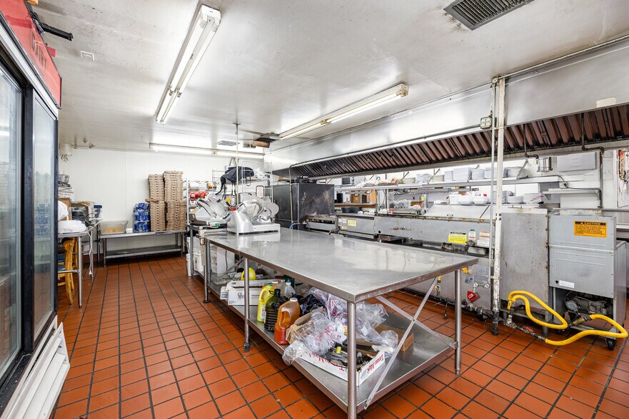 More Photos Of 8850 Statesville Blvd, Cleveland Restaurant For Sale
