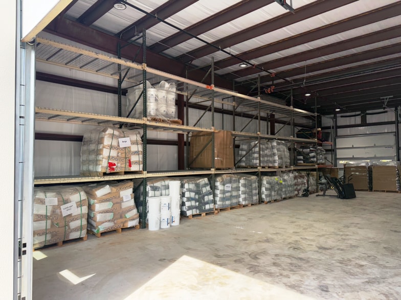 More Photos Of 6551 Corporate Park Cir, Fort Myers Warehouse For Lease